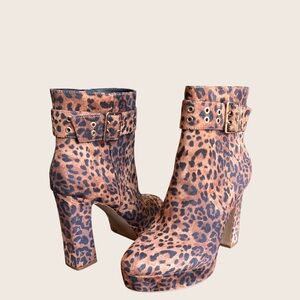 Jessica Simpson Kobanie Leopard Ankle Booties